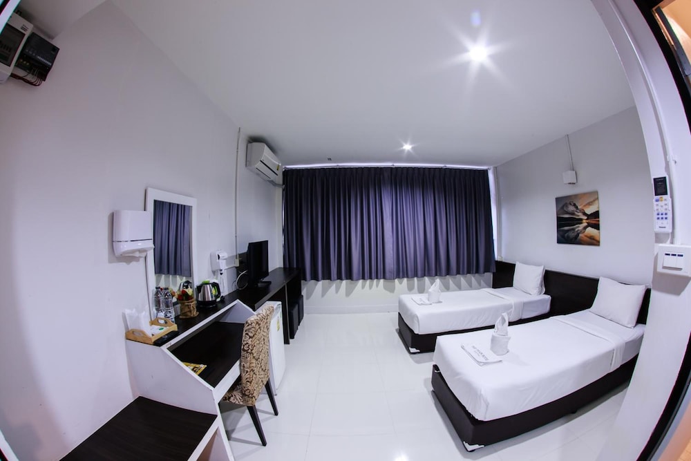 The Train Hotel Hatyai 14/67