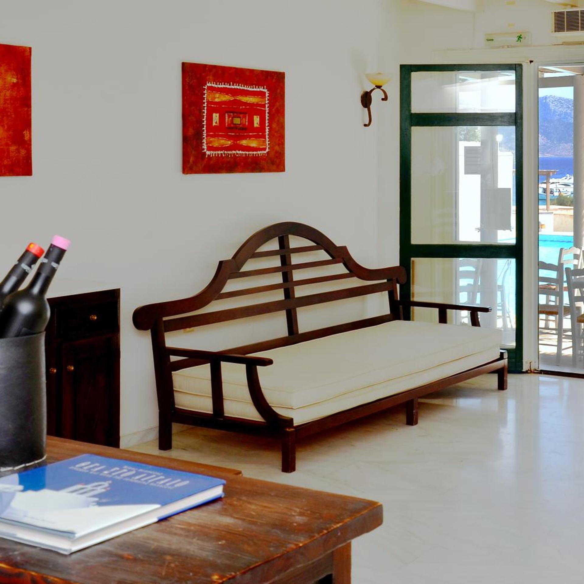 Keros Art Hotel 4/60
