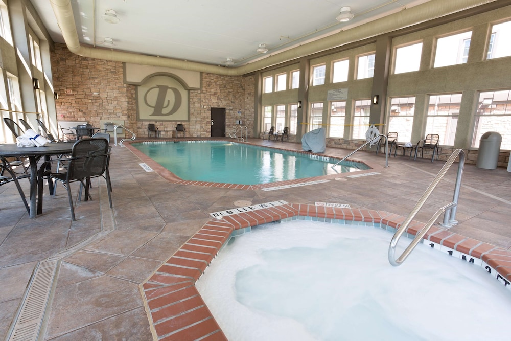 Drury Inn & Suites San Antonio North Stone Oak 24/34