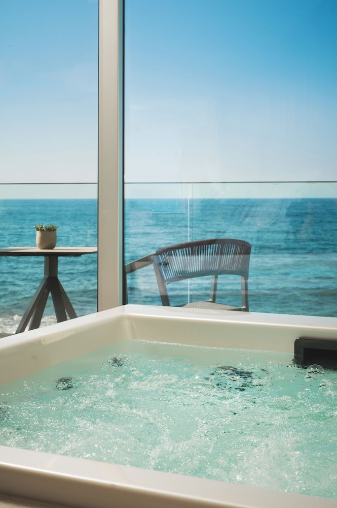 Elia Sea Suites 67/72