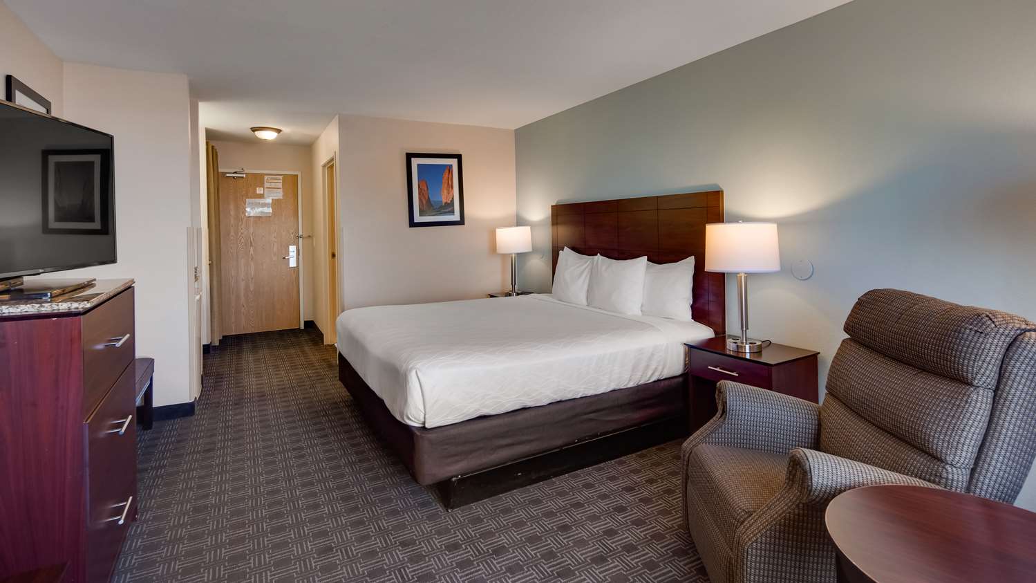 غرفة بسرير كينج، Best Western Plus Gateway Inn & Suites 5/9