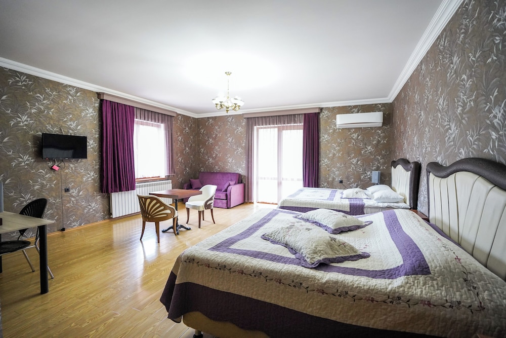 Natali Hotel 27/65