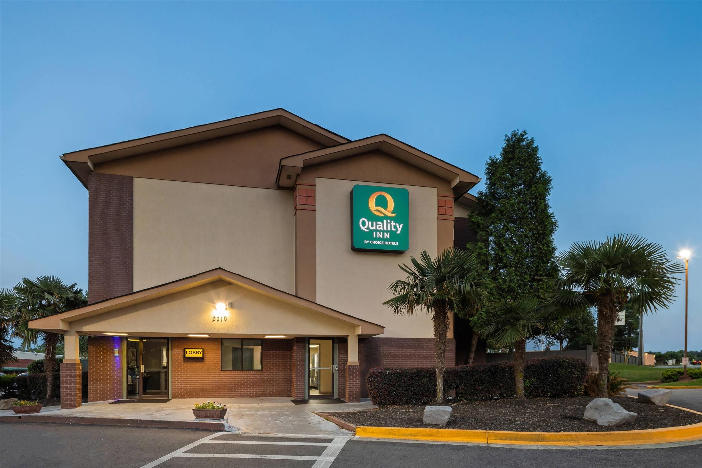 Quality Inn Atlanta Airport Central 6/32