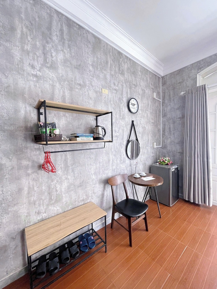 Amy Hostel Hue 52/65