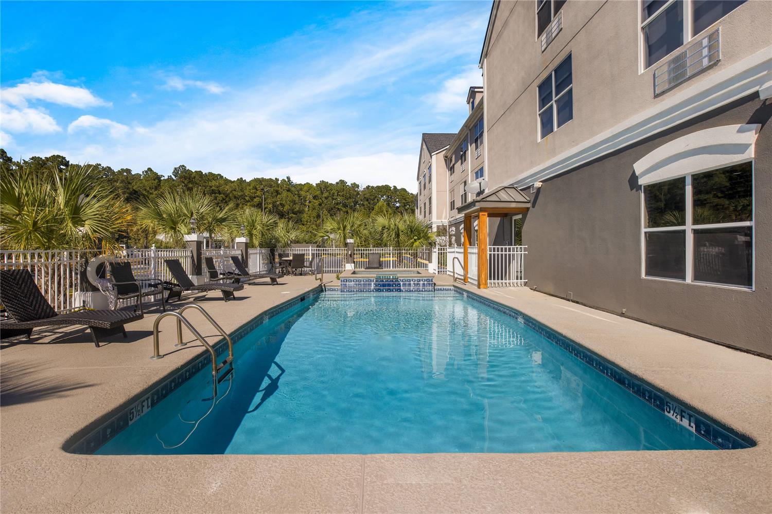 Country Inn and Suites By Radisson Hinesville GA 36/37
