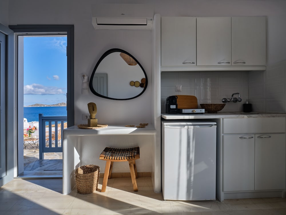 Ariti Seaside Residence 3/50
