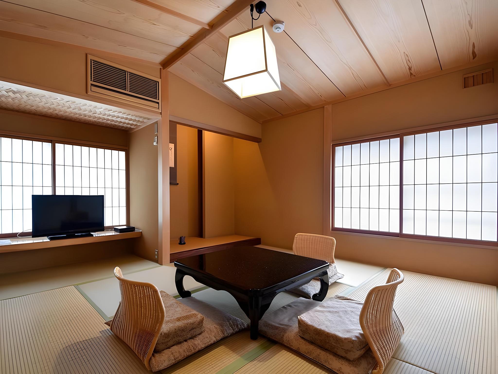 JAPANESE, SUPERIOR, SUITE