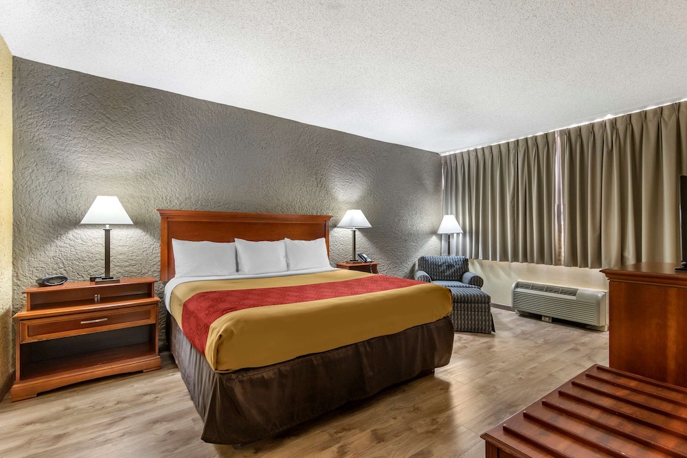 Econo Lodge Broken Arrow 15/59