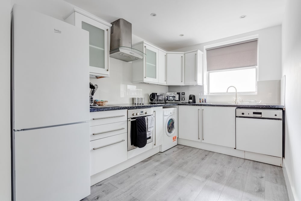 Sherborne court 32/50
