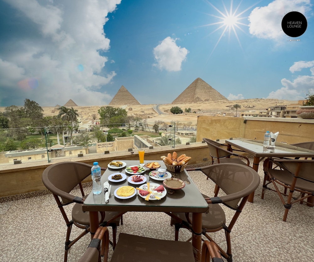 Giza Pyramids View Inn 40/50