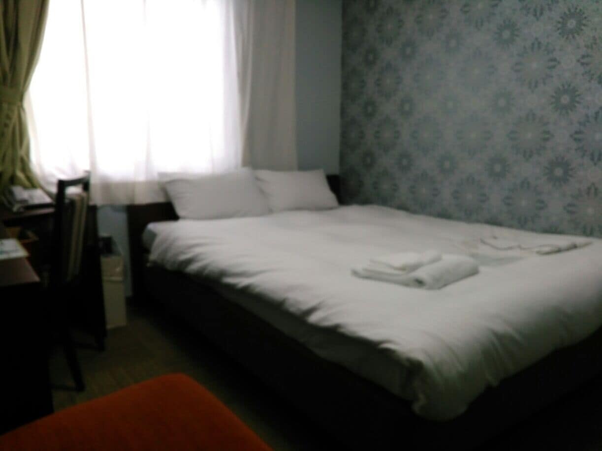 ROOM, DOUBLE BED