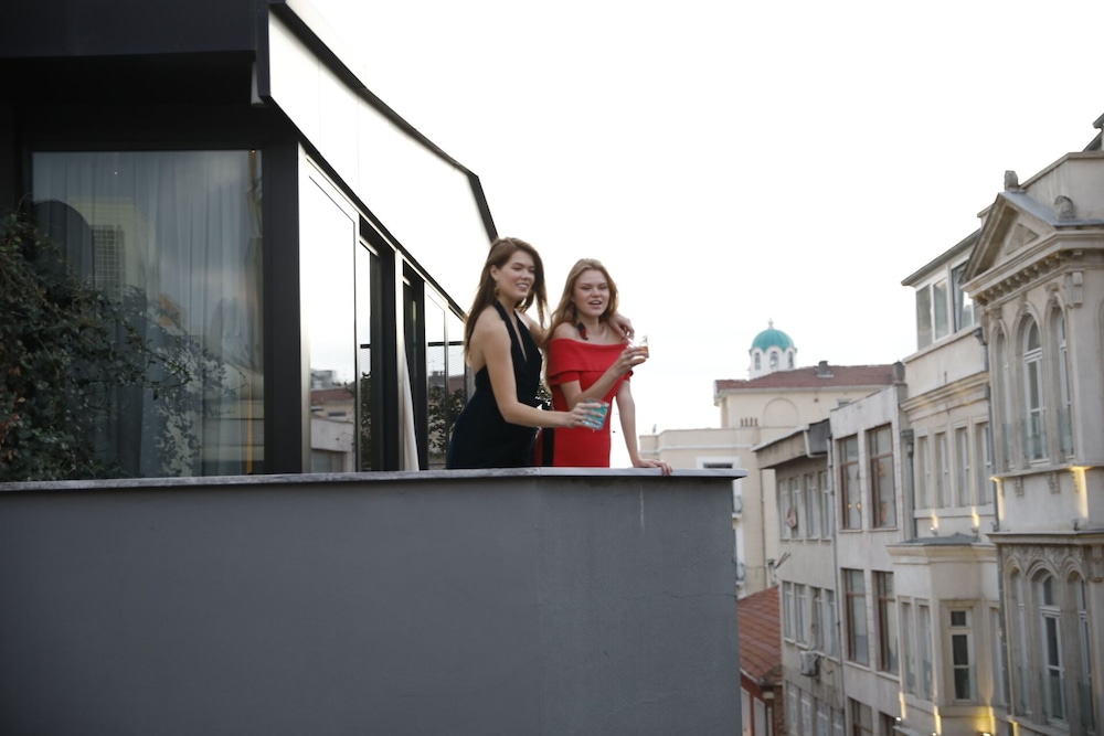 Nabu Hotel 3/69