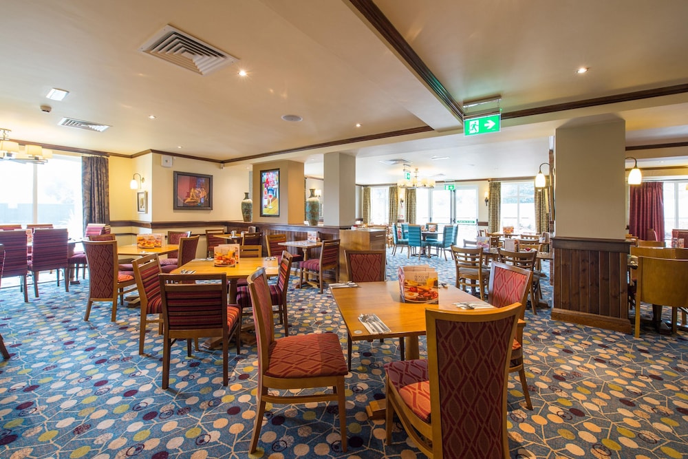 Premier Inn Stourbridge Town Centre 22/26