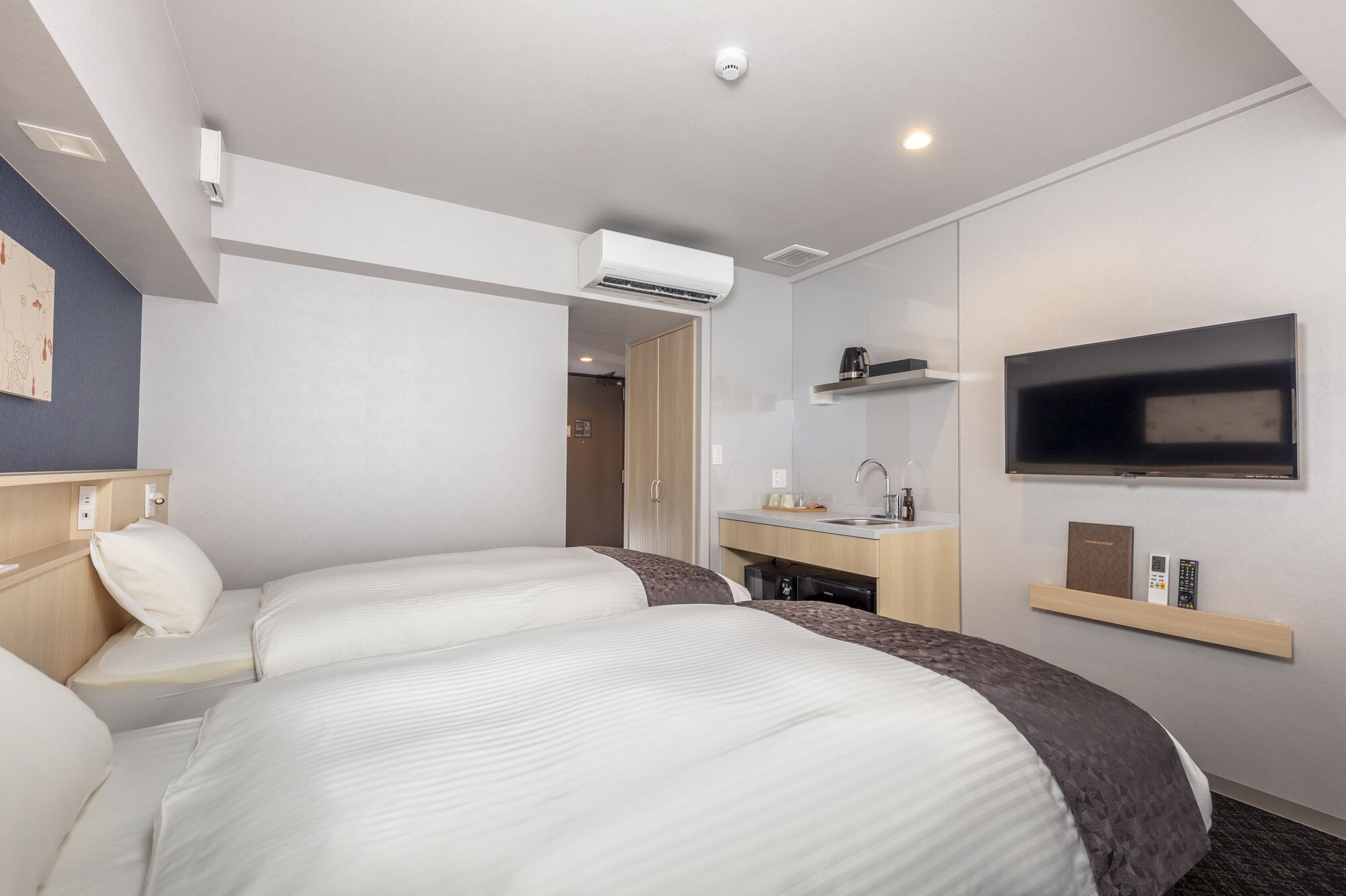 PREMIUM, TWIN BEDS