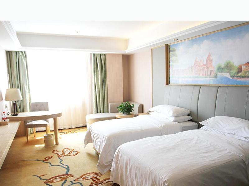 Vienna 3 Best Hotel Shanghai Expo Sanlin 10/20