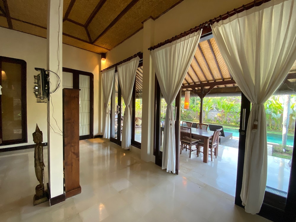 Rumah Dadong 25/50