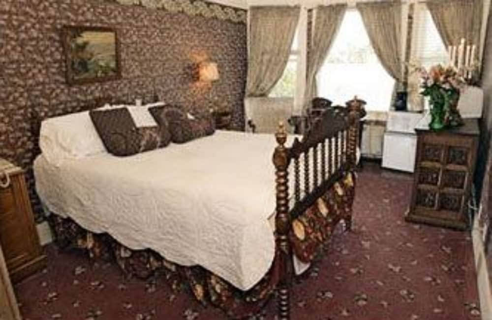Union Hotel 24/50