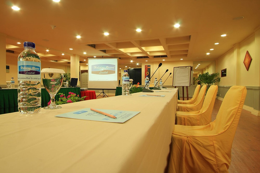 Mangsit Suite By Holiday Resort Lombok 17/39