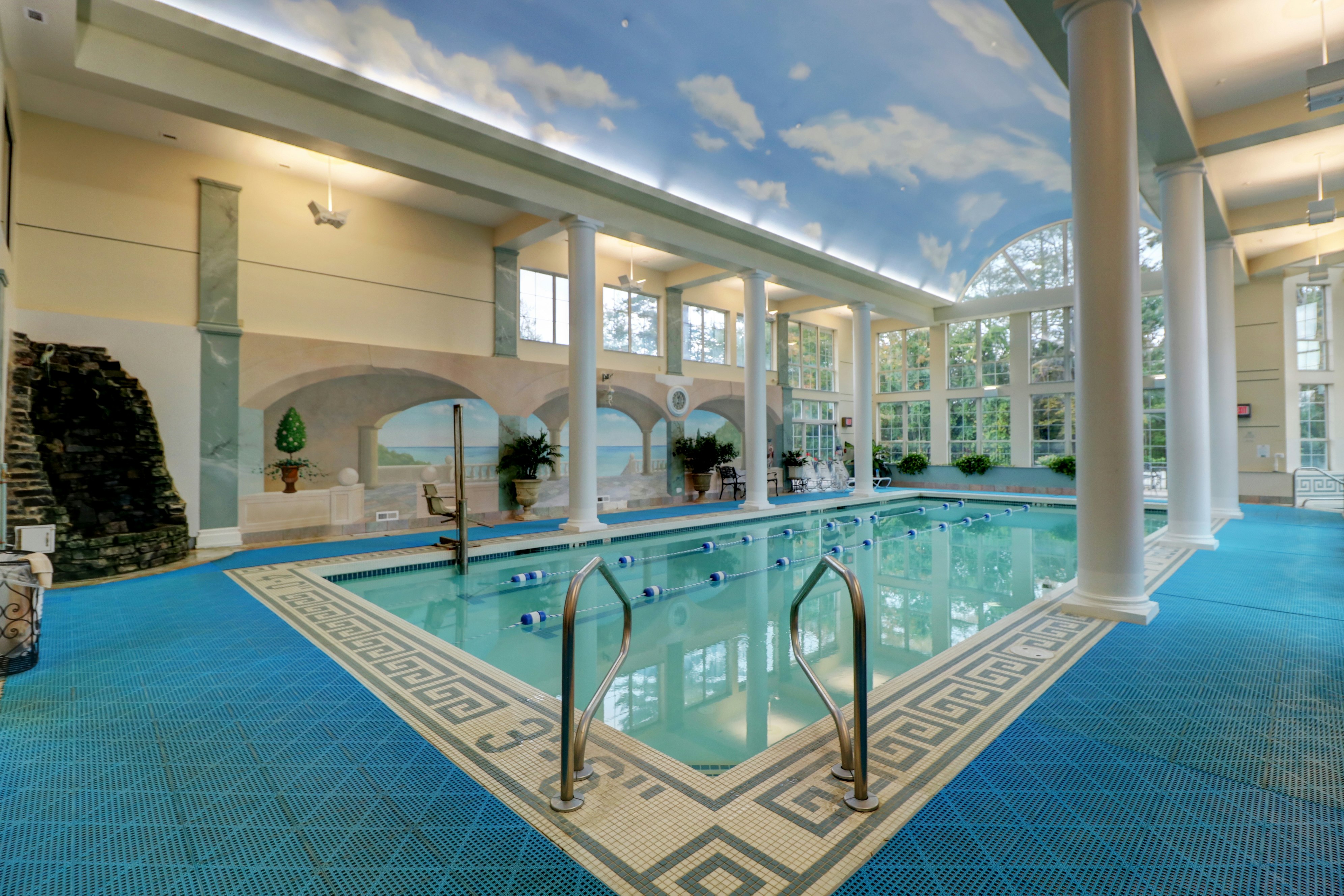 Senator Inn & Spa 44/50
