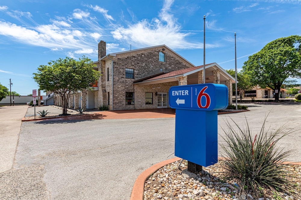 Motel6 Georgetown, TX 34/40