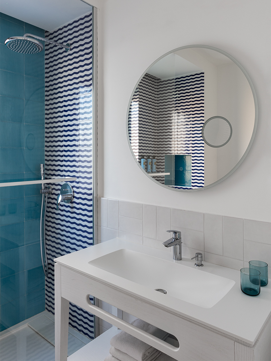 Standard, Double or Twin Bed, Street View, Balcony، Grand Hotel Flora Sorrento 9/9