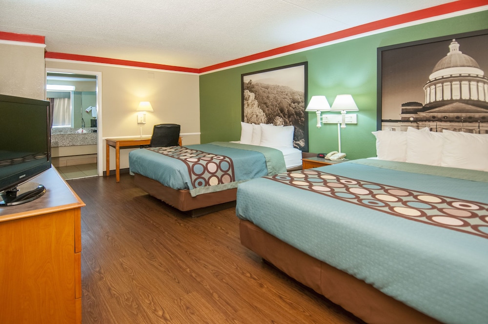 Super 8 by Wyndham Little Rock/Otter Creek 7/24
