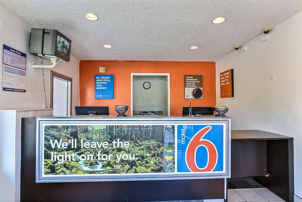 Motel6 Pleasanton, CA 14/63