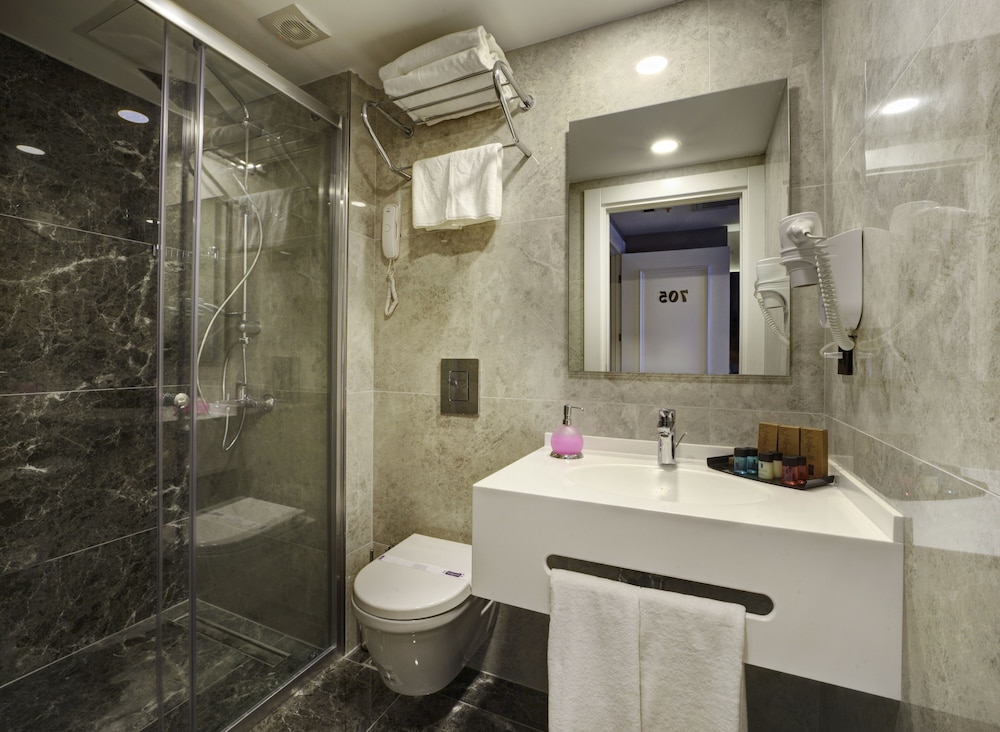Dora Pera Hotel 13/63