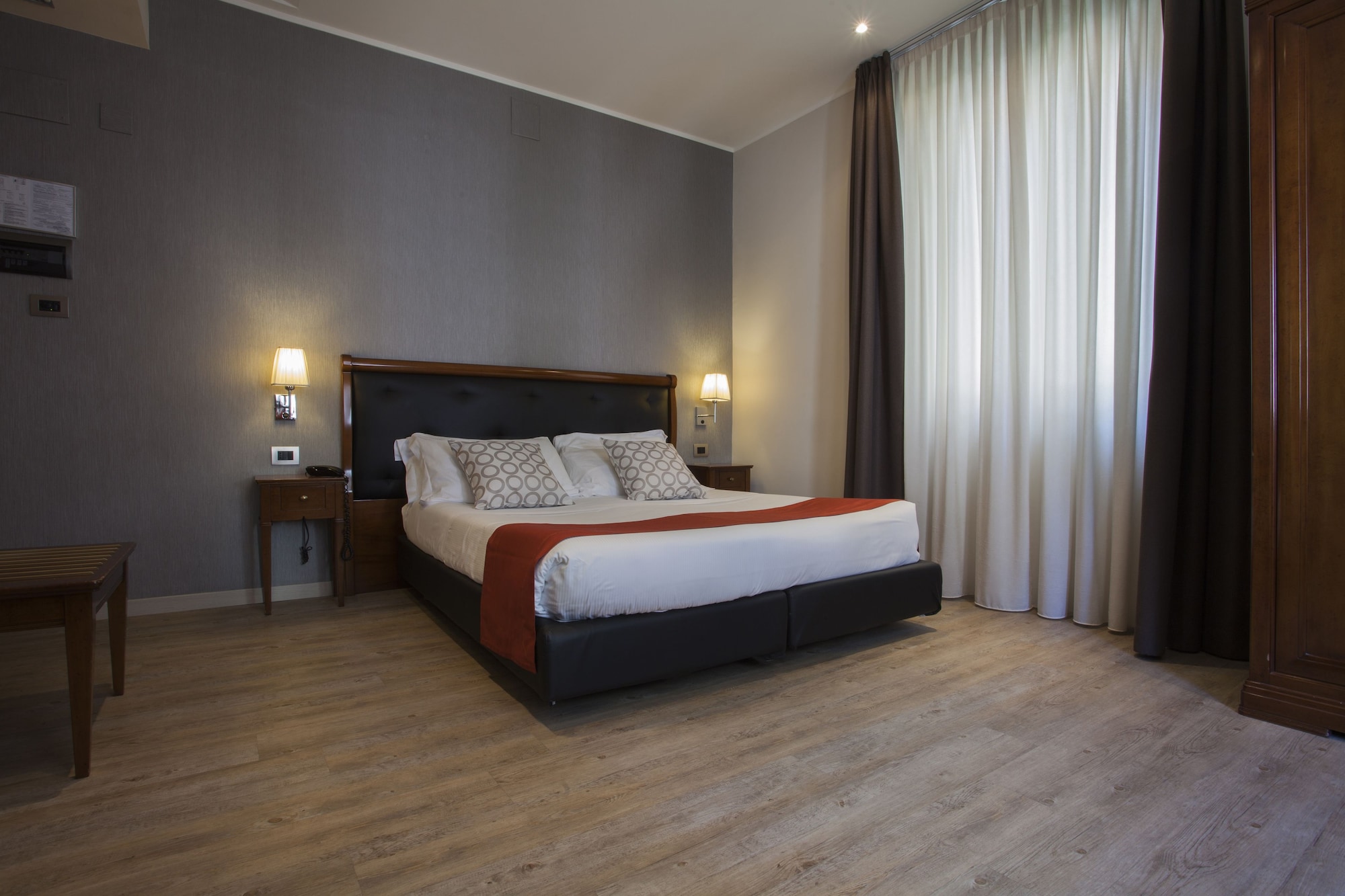 DELUXE, DOUBLE BED, SEA VIEW