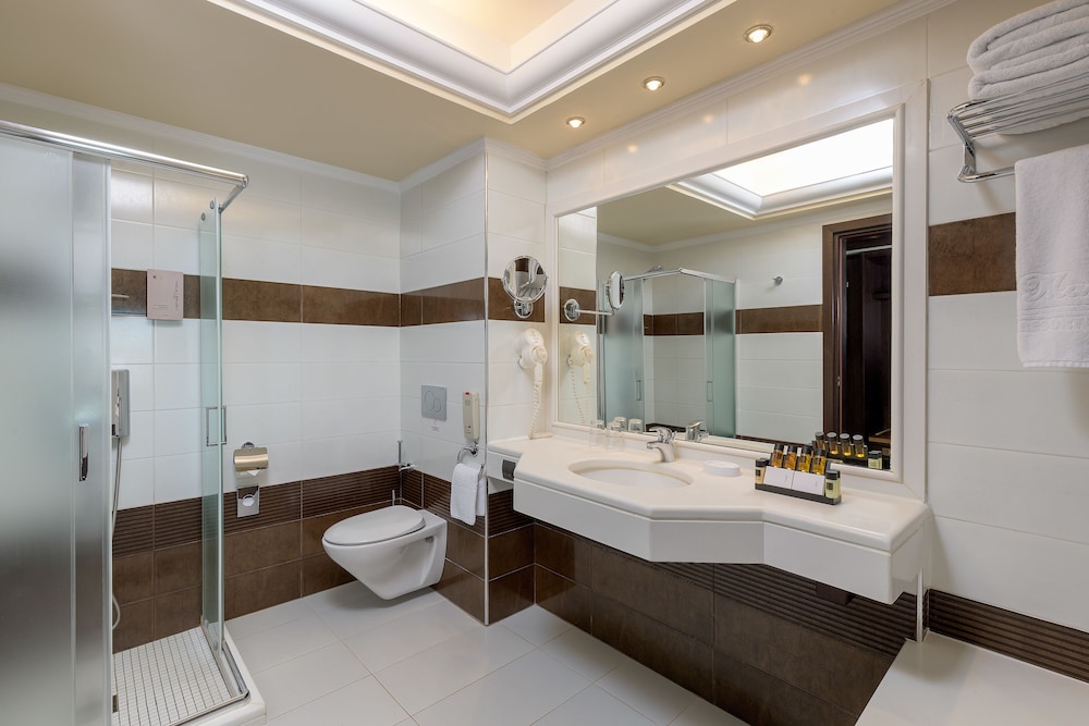 La Marquise Luxury Resort Complex 23/71
