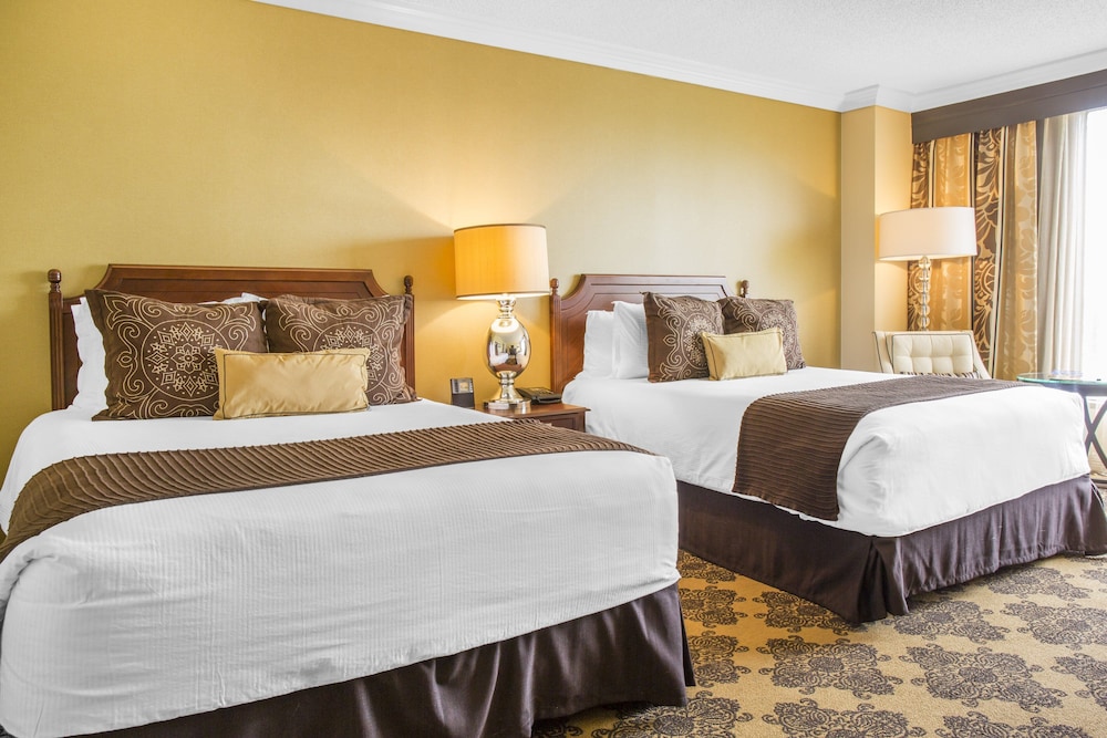 غرفة سيغنتشر بريميير بسريرين كوين، Omni Houston Hotel 3/10
