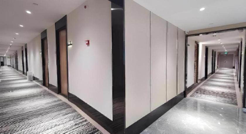 GreenTree Inn Shanghai Yuyuan Garden Xiaonanmen Subway Station Express Hotel 7/50