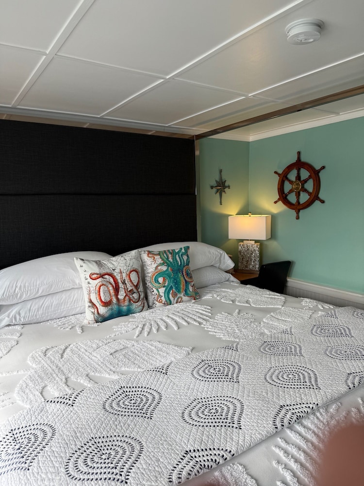 The Newport Belle 2/50