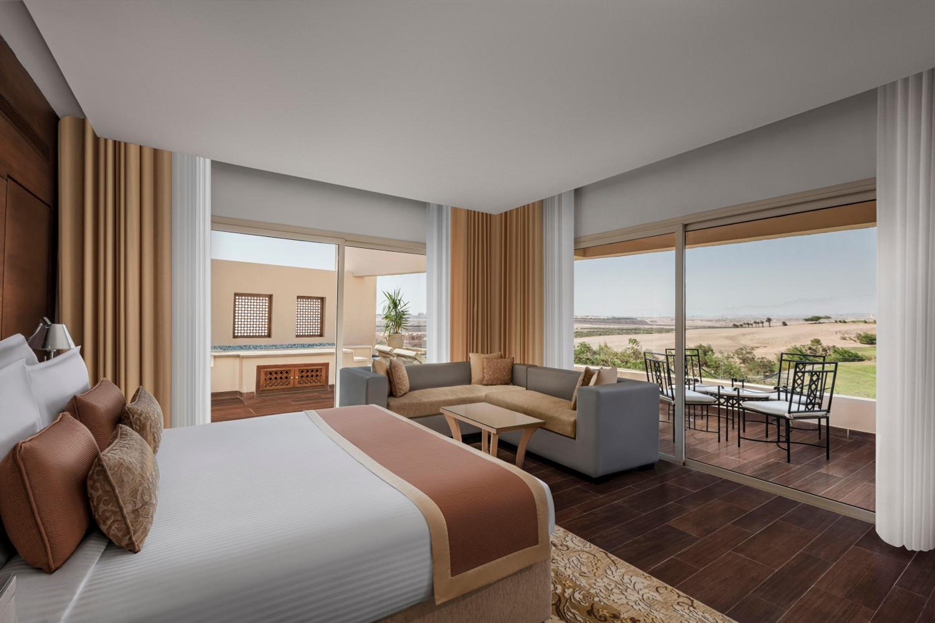 Executive, Suite, Bay or Golf View