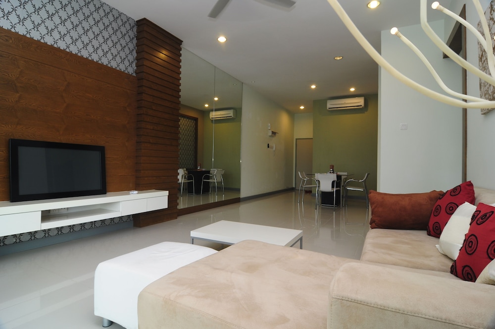 D'embassy Serviced Residence Suites 10/55