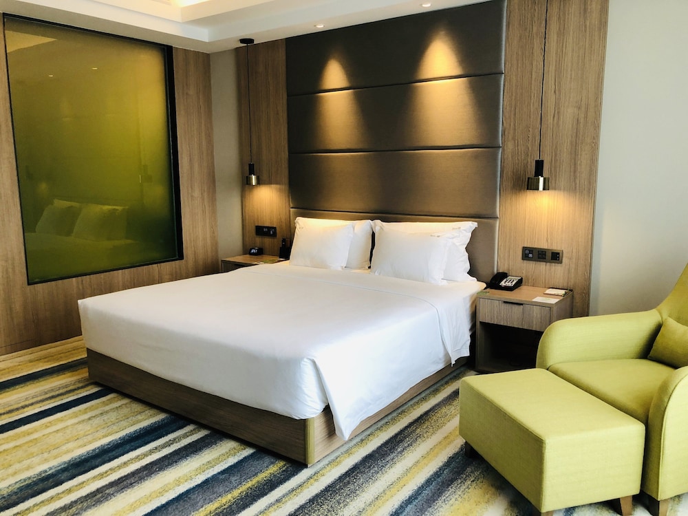 Holiday Inn Nantong Oasis International 15/78
