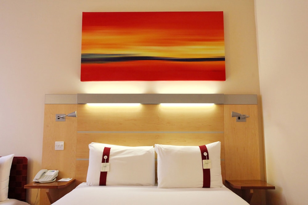 Holiday Inn Express Birmingham Redditch 14/50