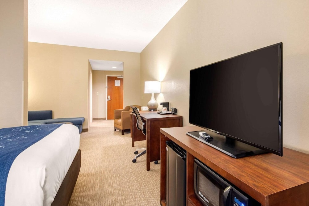 Comfort Suites Manchester 11/41