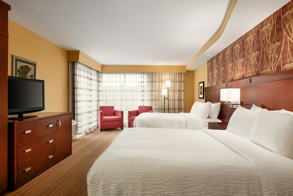Courtyard Mt Holly Westampton 7/49