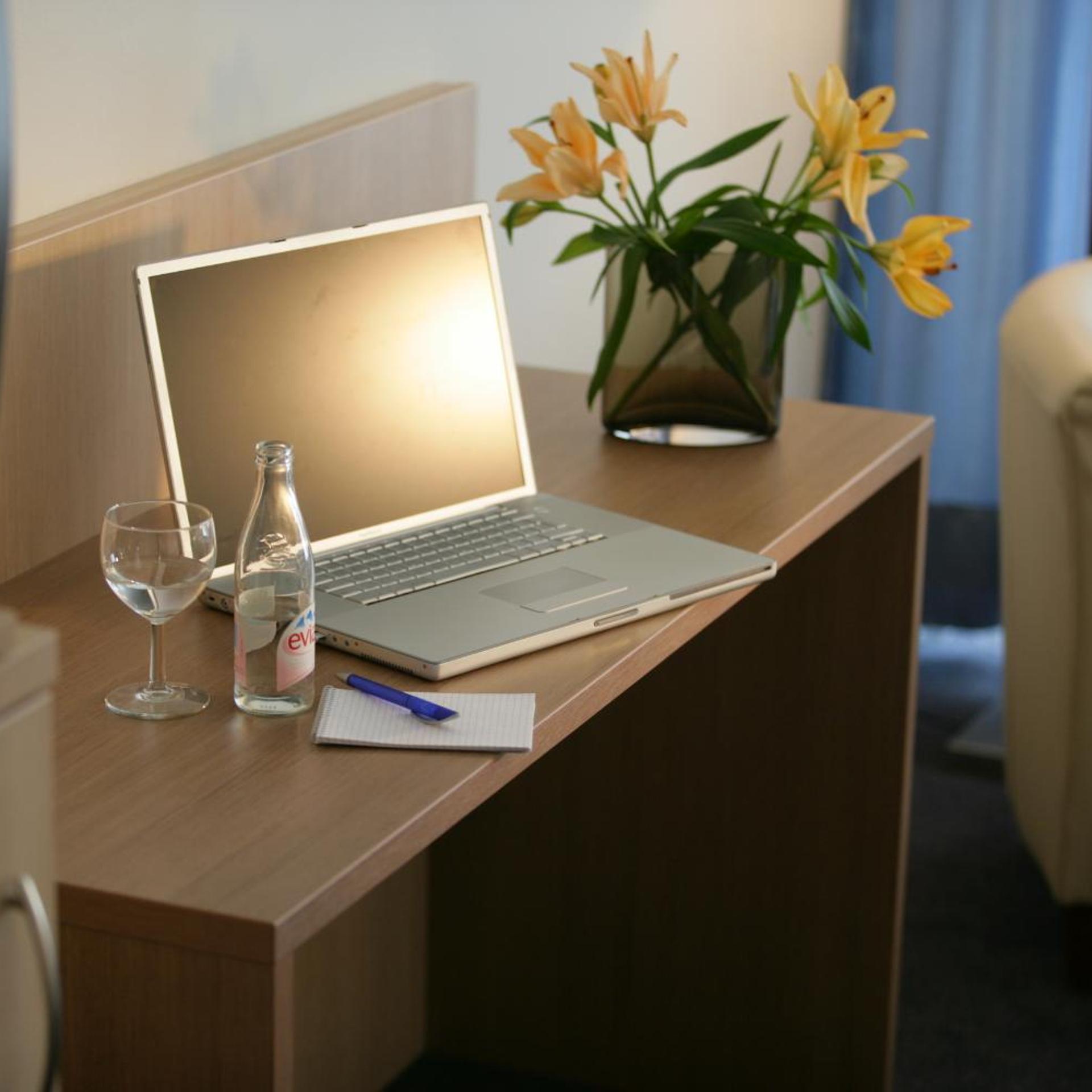 Top Hotel Senator 48/50