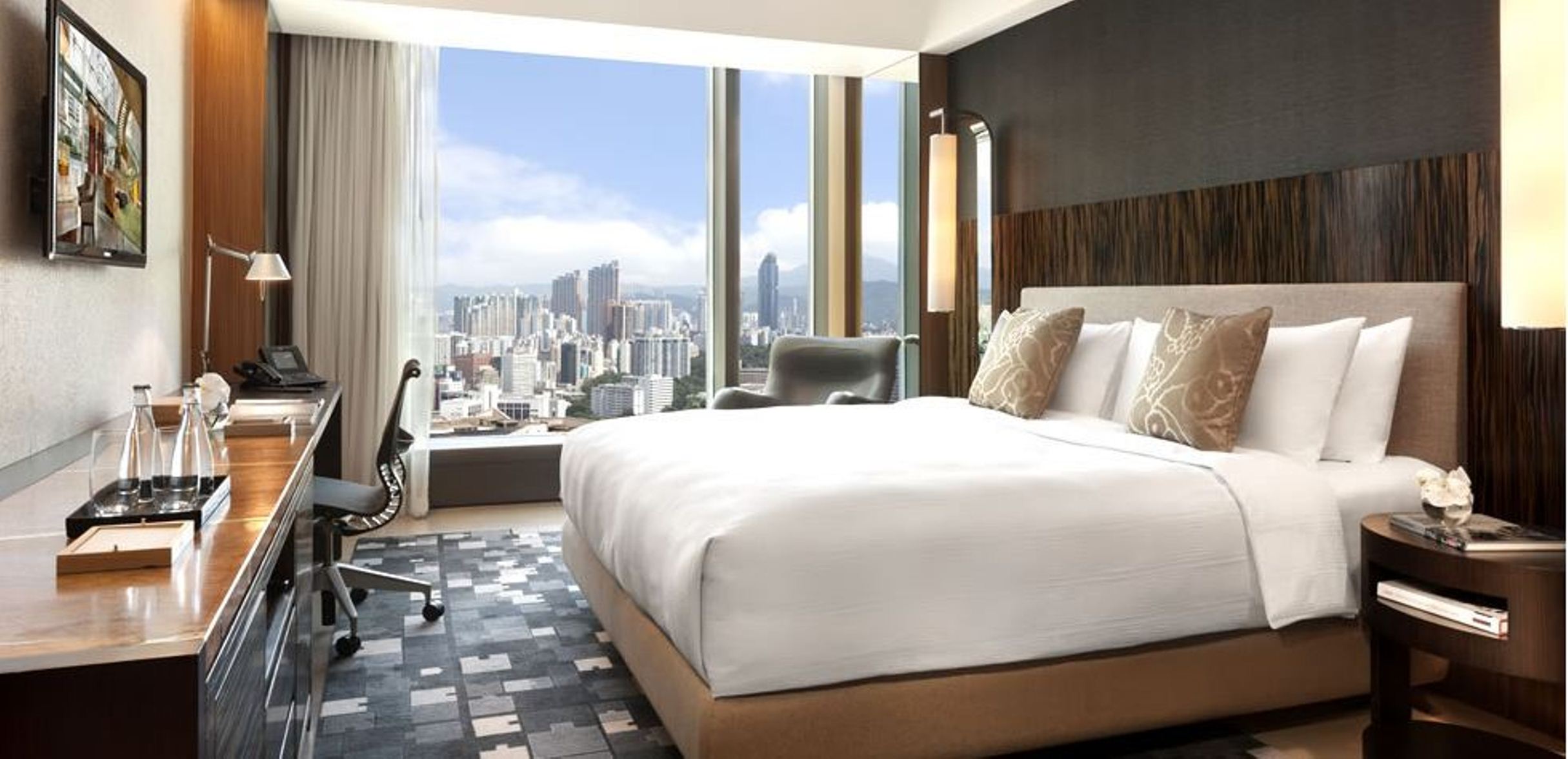 Club, Double Bed