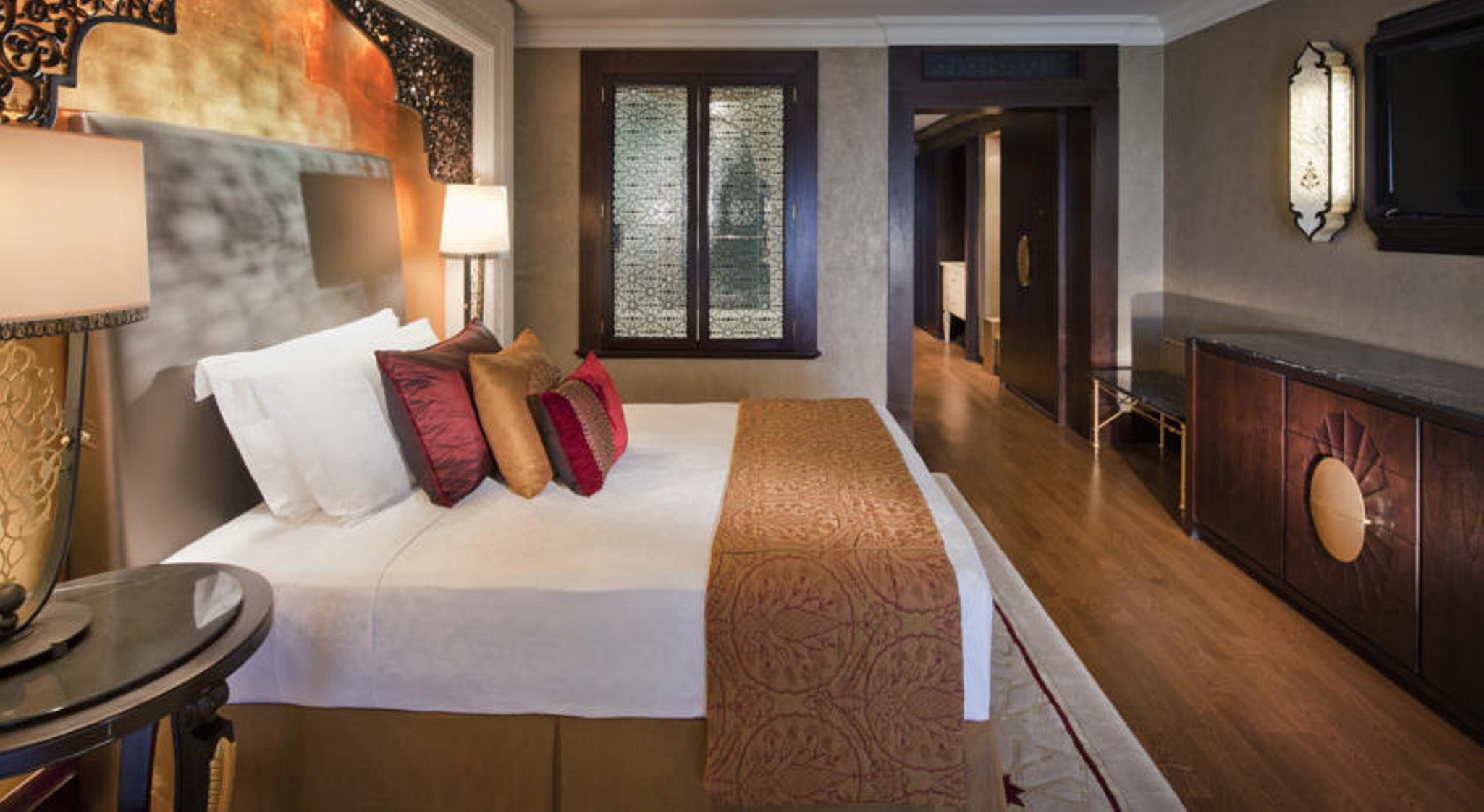 4 Bedrooms, Royal, Lagoon, Villa