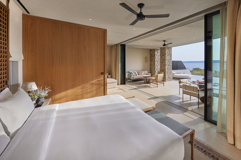Pool, Mandarin, Villa, King Bed