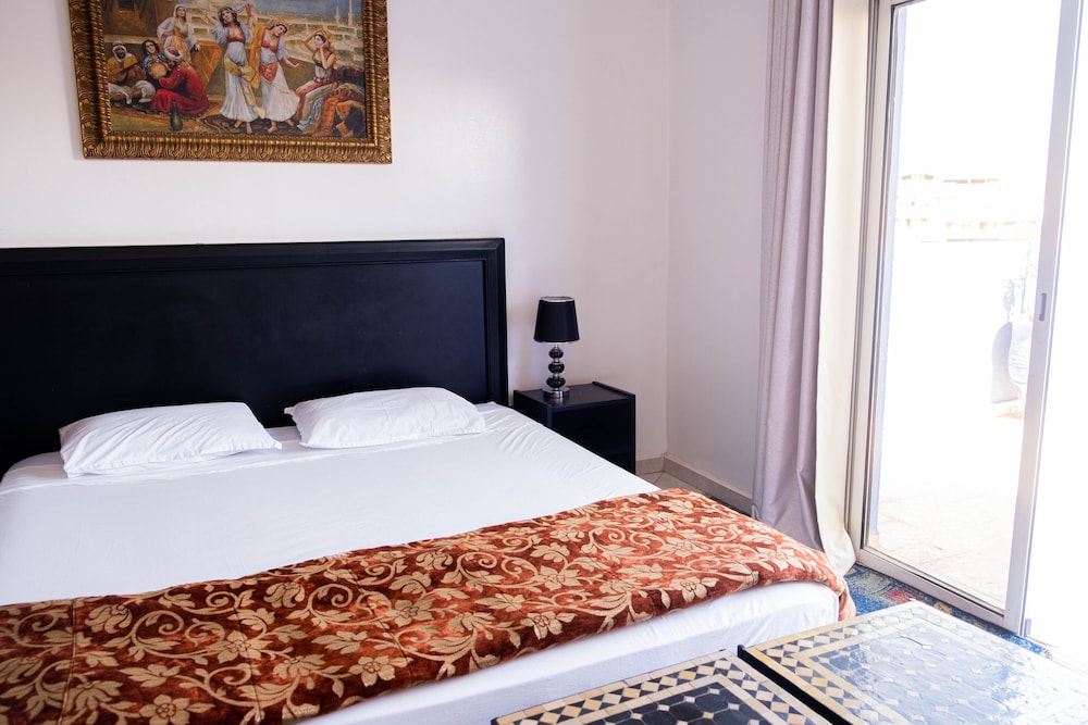 Appart Hotel Larbi 5/45