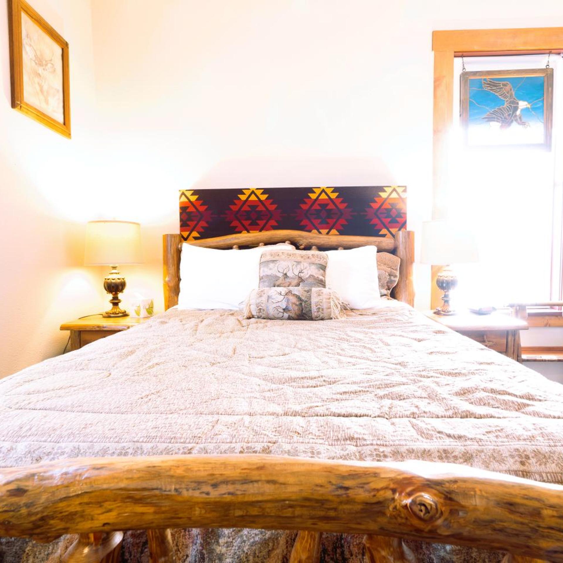 Premium, Cabin, Queen Bed, Oak Tree Hotel 7/10