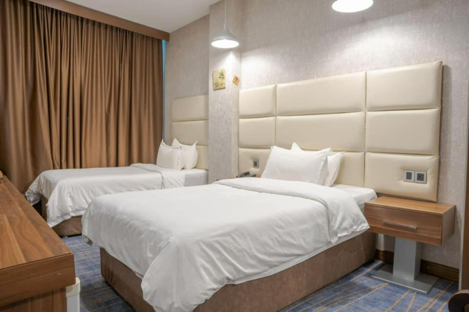 Bloom Hotel 10/12