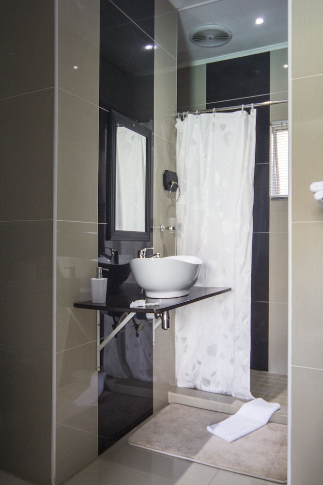 Matt's Rest B&B And Self Catering 48/50
