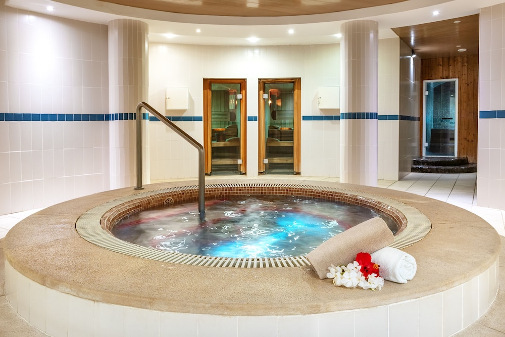 swimming pool spa