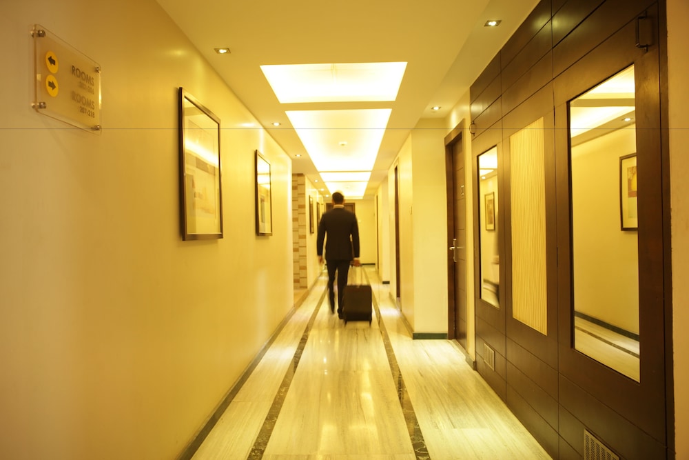 HOTEL SURYA ROYAL 14/41
