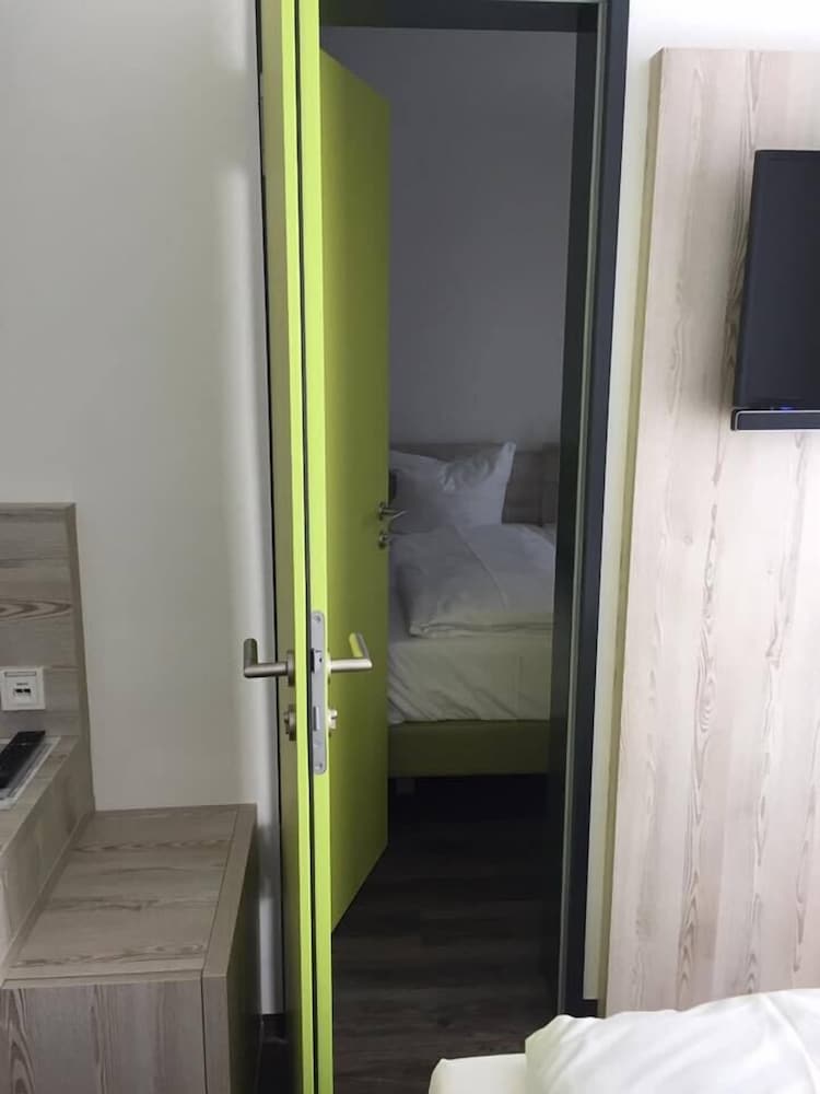 Novina Sleep Inn Herzogenaurach 35/39